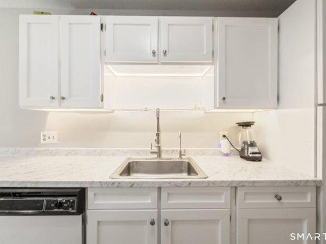 2 bedroom, Southbury CT 06488 105473997