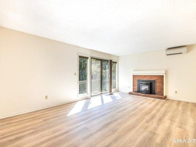 2 bedroom, Southbury CT 06488 105548733