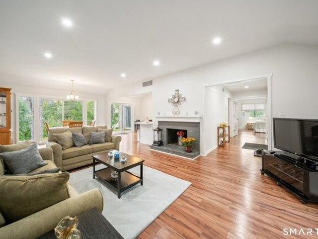 2 bedroom, Southbury CT 06488 105651525