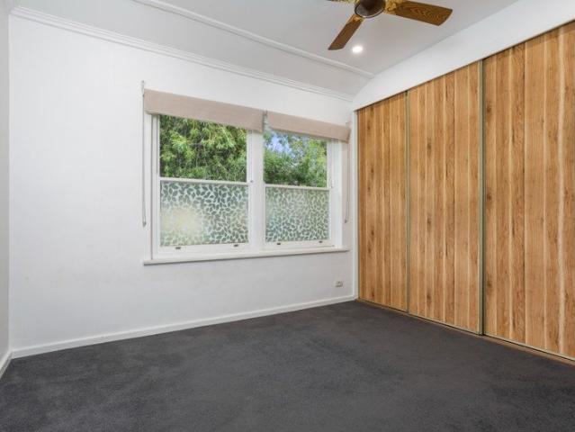 2 Bedroom Solid Brick Circa 1955 in a Sensational Location!