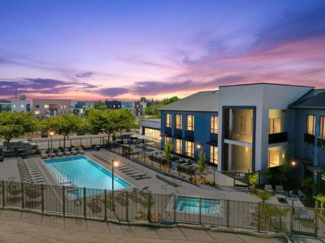 2 bedroom, Sacramento CA 95811 LS92859353