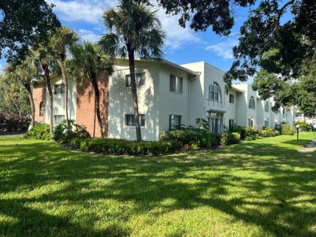2 bedroom, Saint Petersburg FL 33703 LS105731078