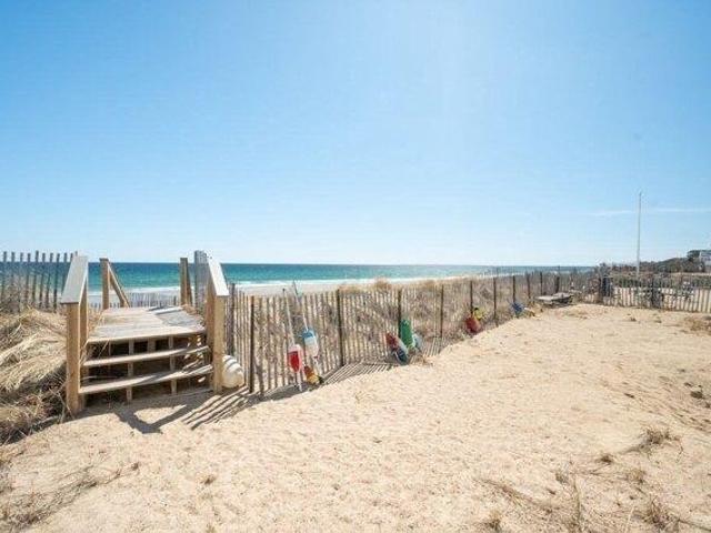 2 bedroom, Salisbury MA 01952 105611251
