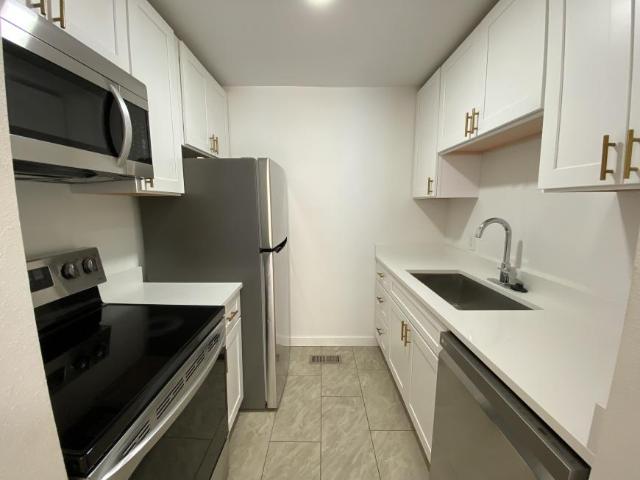 2 bedroom, Salt Lake City UT 84102 104612381