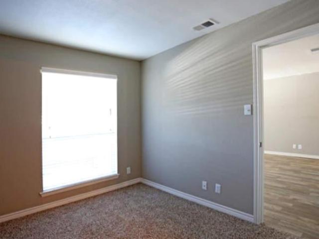 2 bedroom, San Antonio TX 78233 105857210