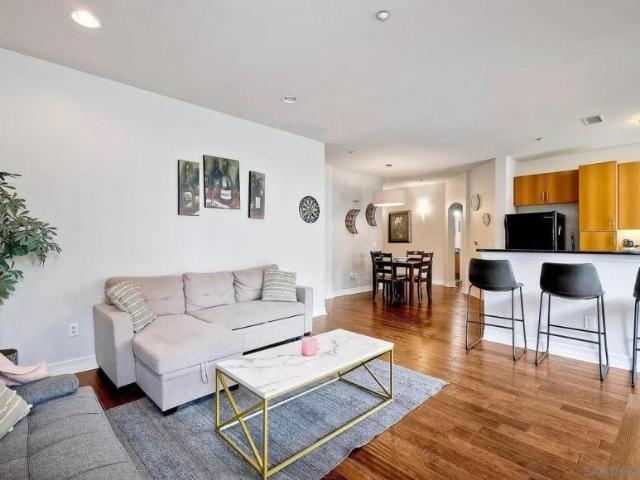 2 bedroom, San Diego CA 92101 LS104736223