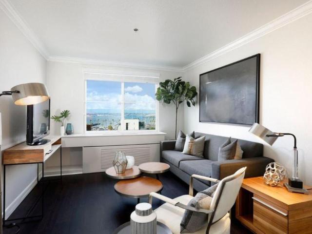 2 bedroom, San Diego CA 92101 LS101901398
