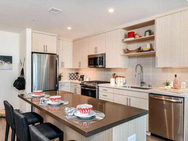 2 bedroom, San Diego CA 92101 LS98776189