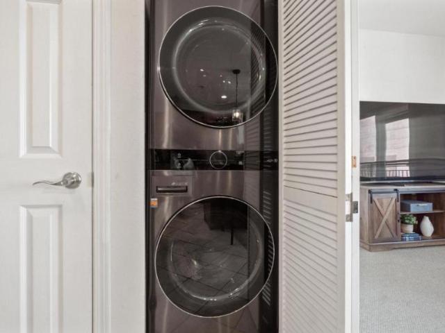 2 bedroom, San Diego CA 92101 106219113