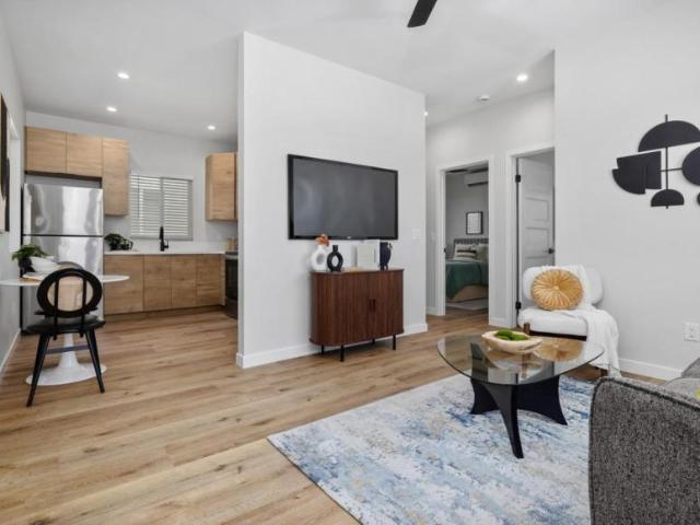 2 bedroom, San Diego CA 92117 LS105730418