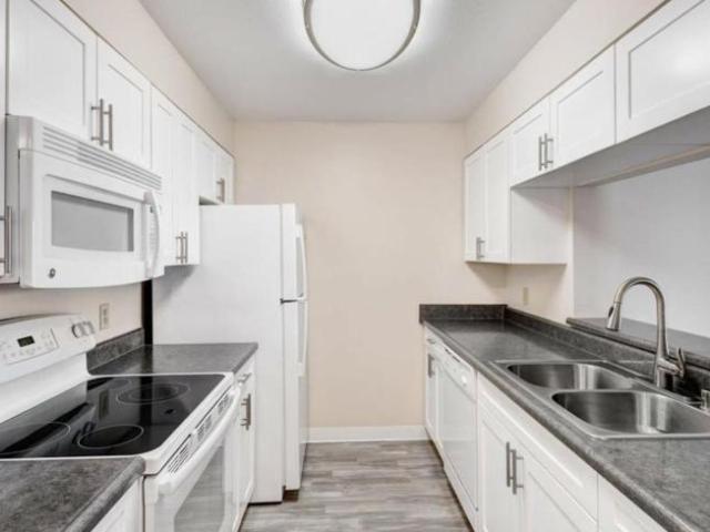 2 bedroom, San Diego CA 92128 106058082