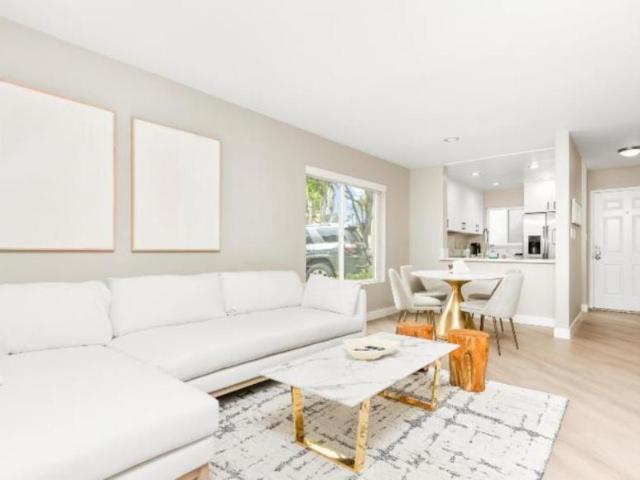 2 bedroom, San Diego CA 92122 LS105598546