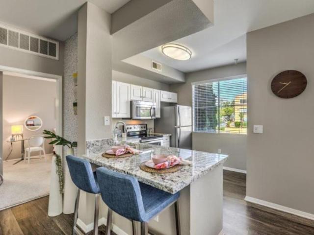 2 bedroom, San Diego CA 92122 105371415