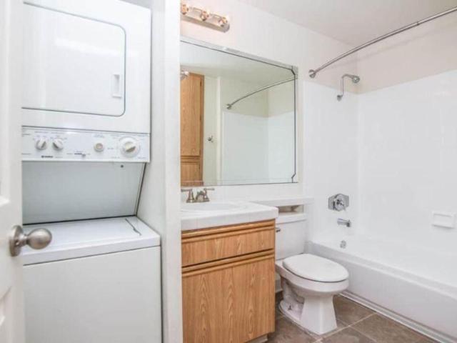 2 bedroom, San Diego CA 92122 106058433