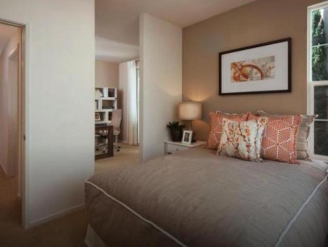 2 bedroom, San Diego CA 92130 106057967