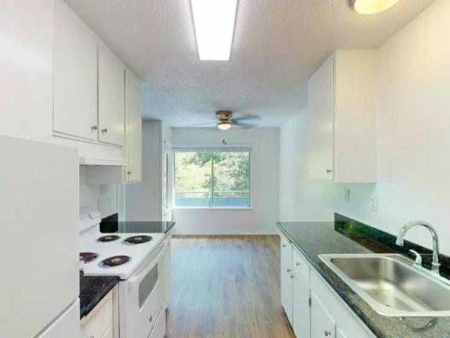2 bedroom, San Rafael CA 94903 LS105775802