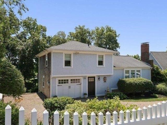 2 bedroom, Sandwich MA 02563 105551028