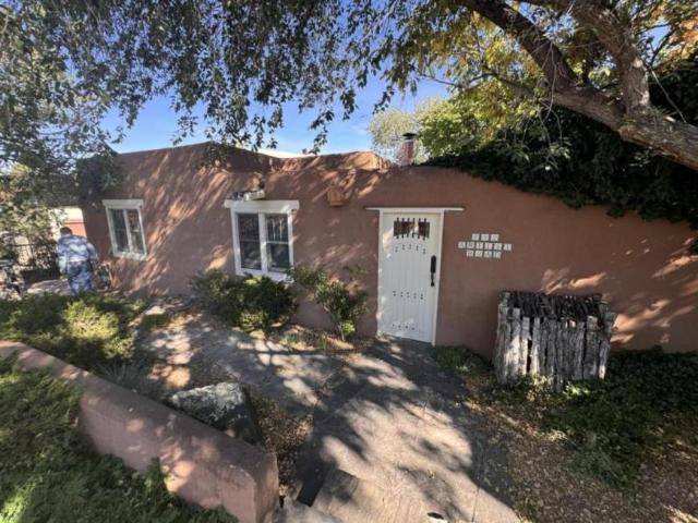 2 bedroom, Santa Fe NM 87501 105774004
