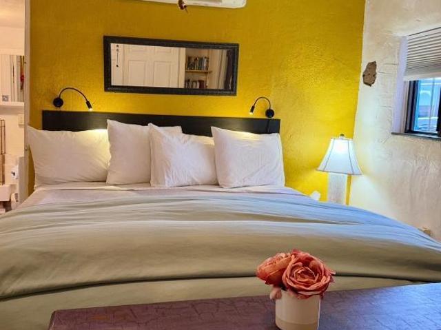 2 bedroom, Santa Fe NM 87501 105848672
