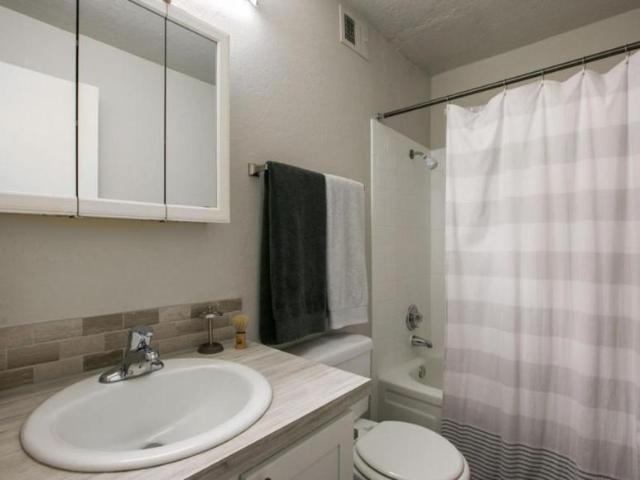 2 bedroom, Santa Fe NM 87501 102995258