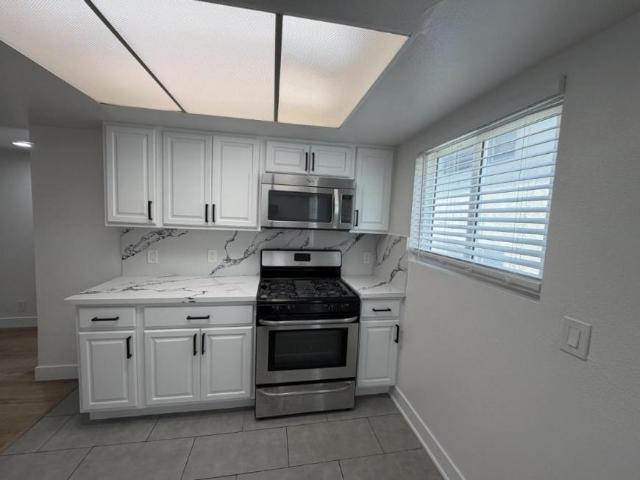 2 bedroom, Santa Monica CA 90404 103987270