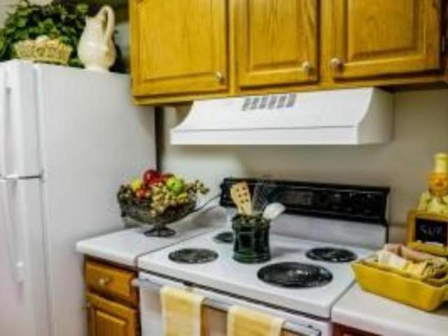 2 bedroom, Schaumburg IL 60195 102970482