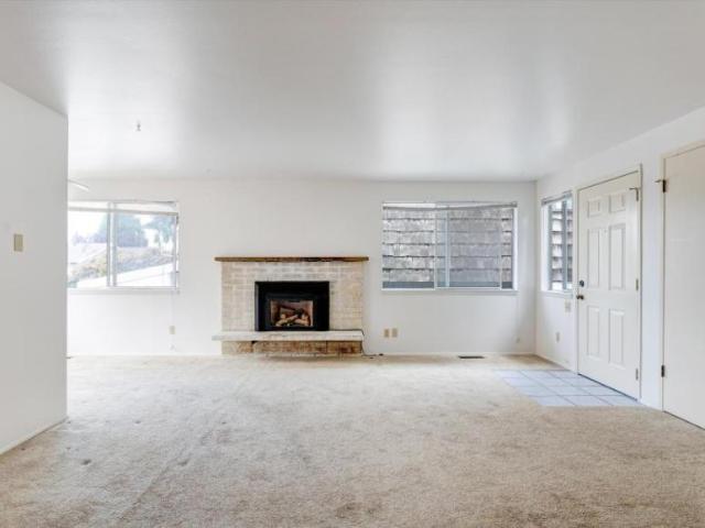 2 bedroom, Seattle WA 98133 106099621