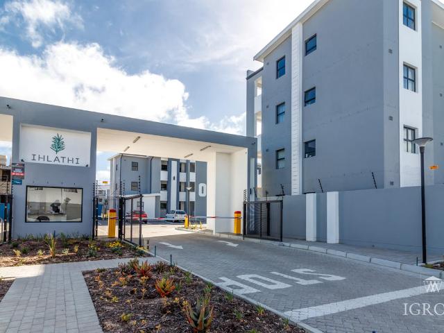2 Bedroom Second Floor Apartment in Parklands!