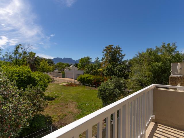 2 Bedroom Sectional Title To Let in Audas Estate