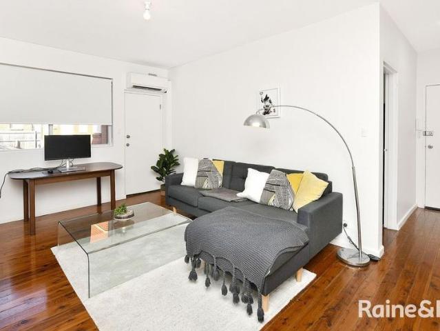 2 bedroom security unit close to all amenities
