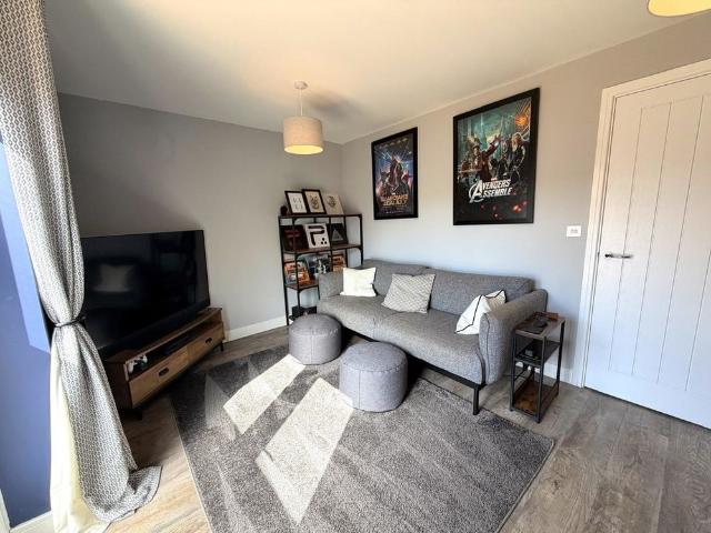 2 bedroom semi detached to let