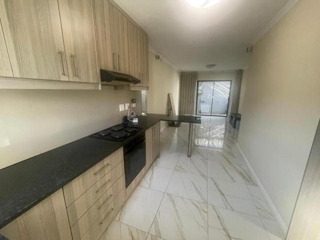 2 Bedroom semi detached to rent in Heathfield, Cape Town