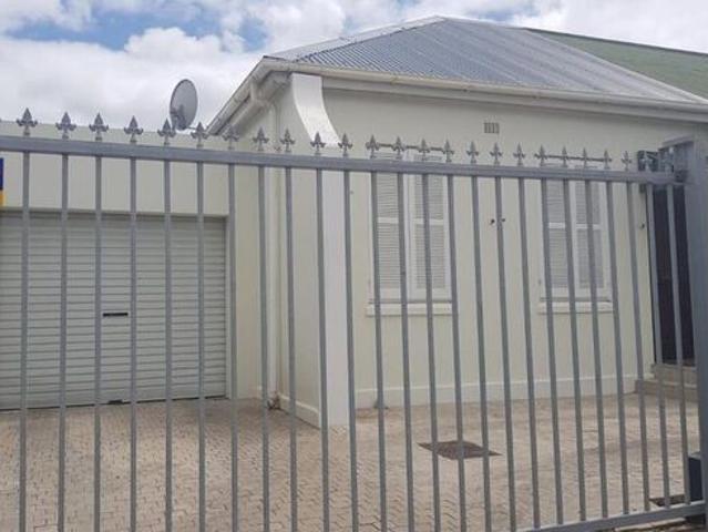 2 Bedroom semi detached to rent in Kenilworth, Cape Town
