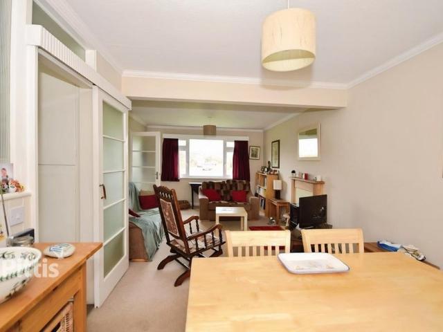 2 bedroom semi detached bungalow to rent