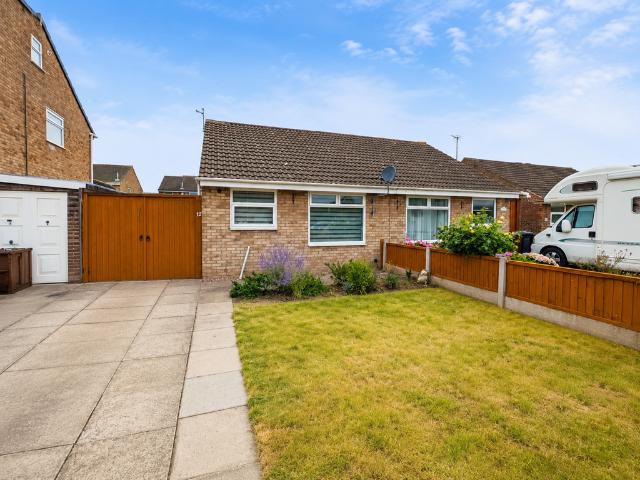 2 bedroom semi detached bungalow to rent