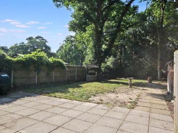 2 bedroom semi detached bungalow to rent