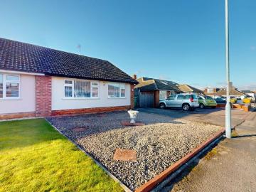 2 bedroom semi detached bungalow to rent