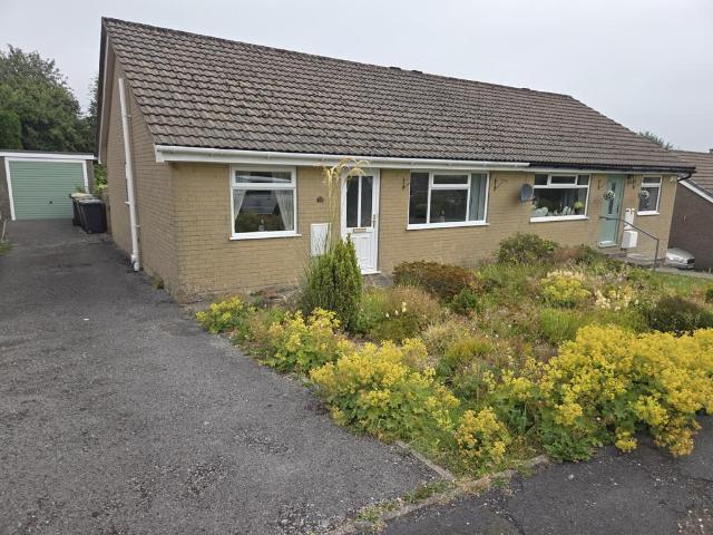 2 bedroom semi detached bungalow to rent