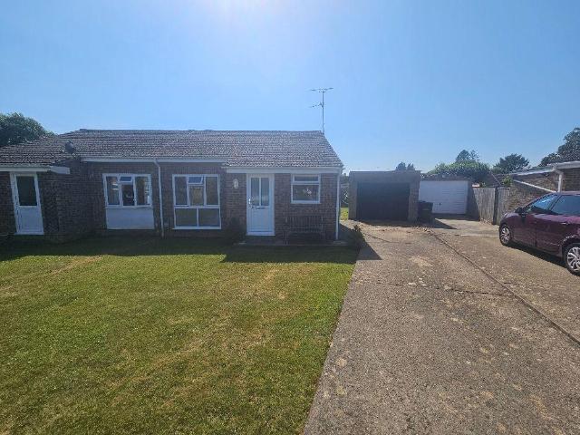 2 bedroom semi detached bungalow to rent