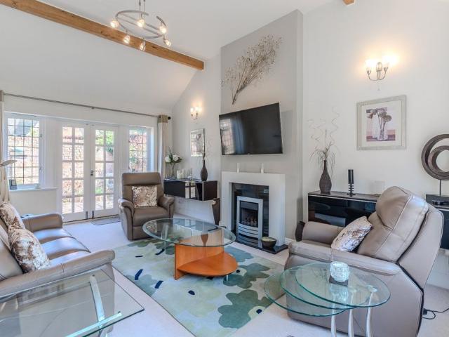 2 bedroom semi detached bungalow to rent
