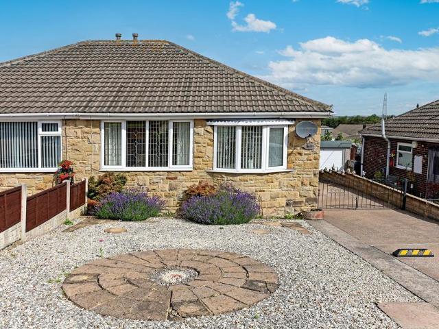 2 bedroom semi detached bungalow to rent