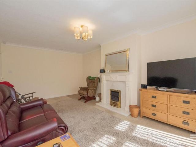 2 bedroom semi detached bungalow to rent