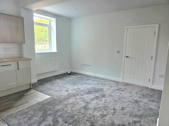 2 bedroom semi detached bungalow to rent