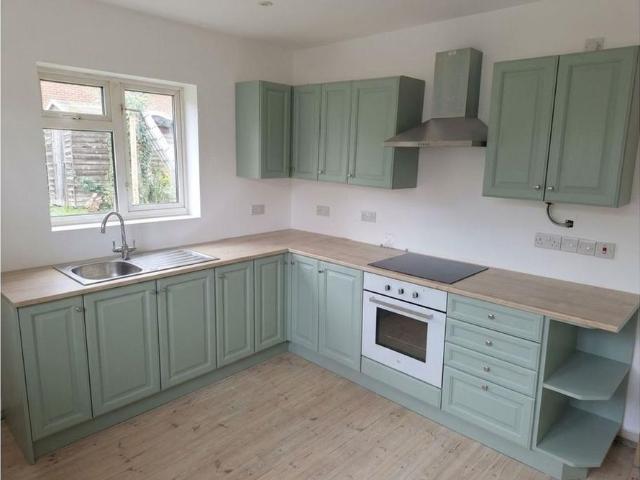 2 bedroom semi detached bungalow to rent