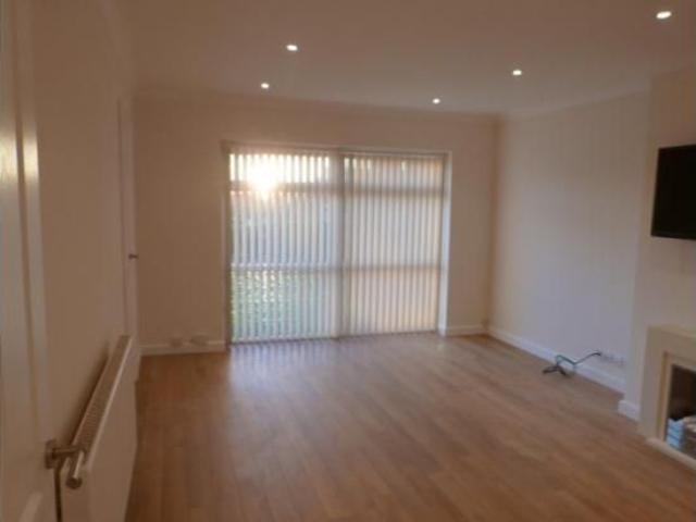 2 bedroom semi detached bungalow to rent