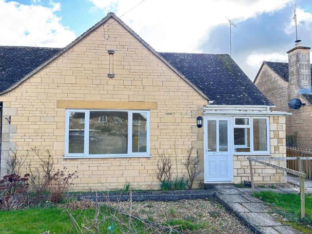 2 bedroom semi detached bungalow to rent