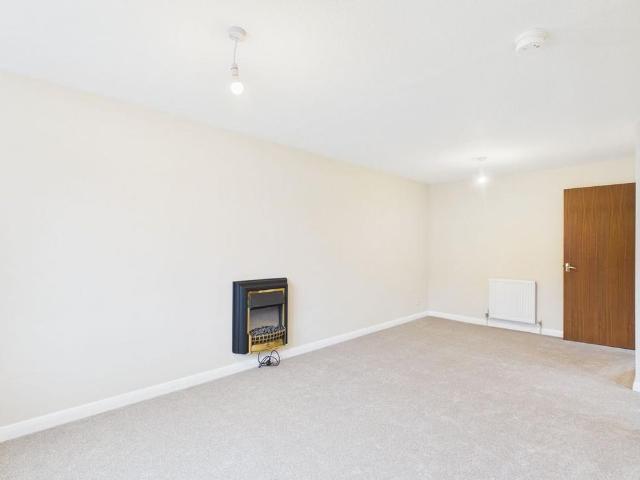 2 bedroom semi detached bungalow to rent