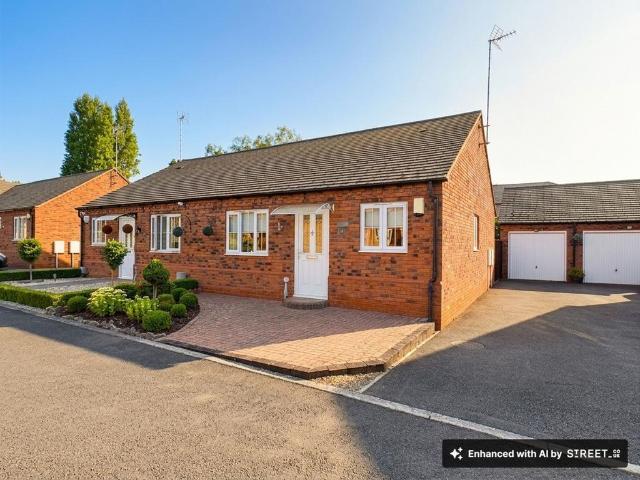 2 bedroom semi detached bungalow to rent
