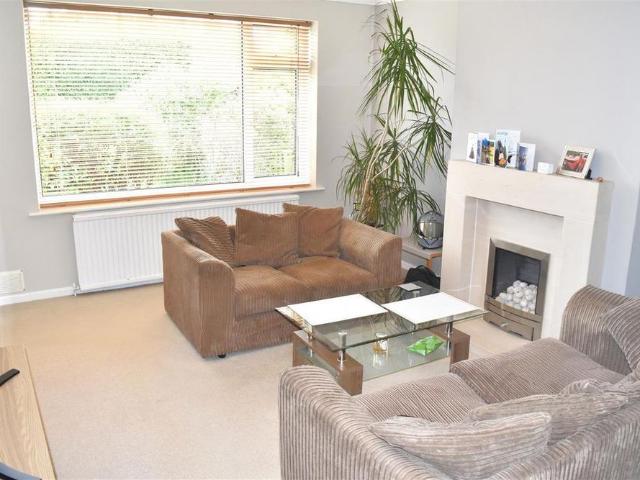 2 bedroom semi detached bungalow to rent