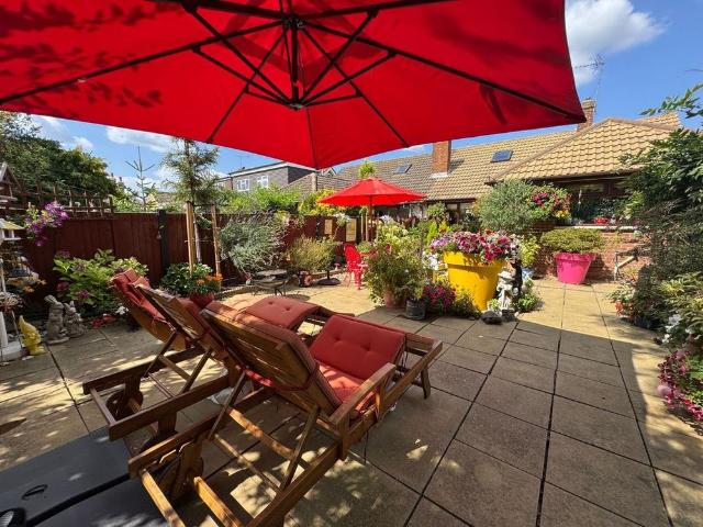 2 bedroom semi detached bungalow to rent